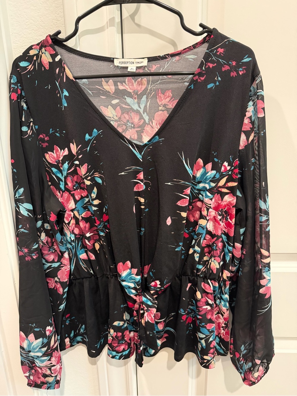PerSeption Concept Black Floral V-Neck Long Sleeve Top